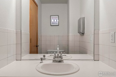 A rare opportunity to own a FULLY LEASED, versatile 6-unit - photo 21