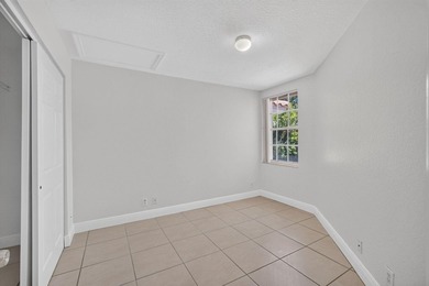 Welcome to this beautifully updated 3-bedroom, 2.5-bath 2 story - photo 21