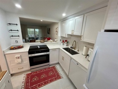 First-floor unit in the heart of Margate, completely remodeled - photo 2