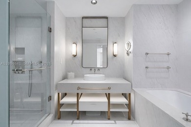 A refined coastal residence within the prestigious Four Seasons - photo 24