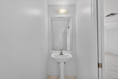 Welcome to this beautifully updated 3-bedroom, 2.5-bath 2 story - photo 27