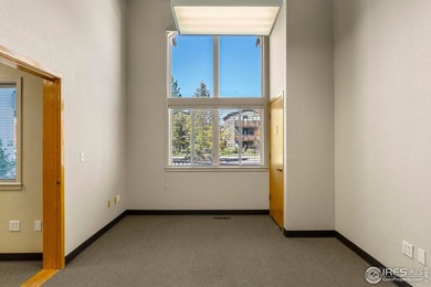 A rare opportunity to own a FULLY LEASED, versatile 6-unit - photo 30