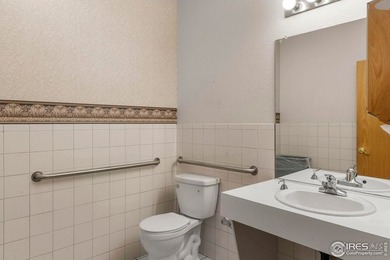 A rare opportunity to own a FULLY LEASED, versatile 6-unit - photo 44