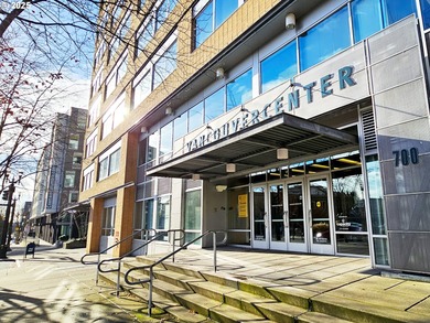 Lake Condo For Sale in Vancouver, Washington