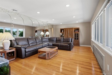 WELCOME TO YOUR NEXT HOME! SOLID BUILT 1957 HARDWOOD FLOORS - photo 11