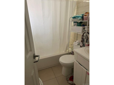 Large Six Dwelling House in Prime location of Flushing Center - photo 12