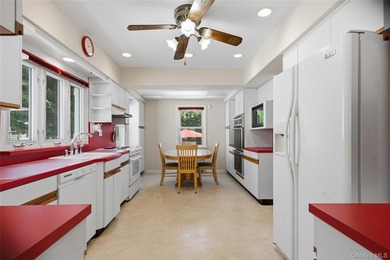 WELCOME TO YOUR NEXT HOME! SOLID BUILT 1957 HARDWOOD FLOORS - photo 19