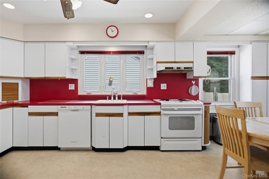 WELCOME TO YOUR NEXT HOME! SOLID BUILT 1957 HARDWOOD FLOORS - photo 21