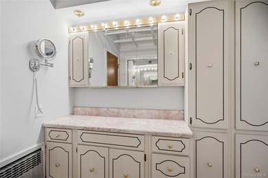 WELCOME TO YOUR NEXT HOME! SOLID BUILT 1957 HARDWOOD FLOORS - photo 31