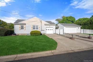 WELCOME TO YOUR NEXT HOME! SOLID BUILT 1957 HARDWOOD FLOORS - photo 39