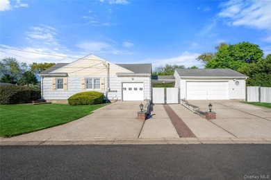 WELCOME TO YOUR NEXT HOME! SOLID BUILT 1957 HARDWOOD FLOORS - photo 43