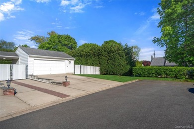 WELCOME TO YOUR NEXT HOME! SOLID BUILT 1957 HARDWOOD FLOORS - photo 44