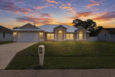 Welcome to this beautifully maintained 3 bedroom, 2 bathroom - photo 1