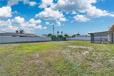 Beautifully remodeled 3-bedroom, 2-bathroom home in SW Cape - photo 22
