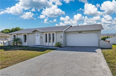 Beautifully remodeled 3-bedroom, 2-bathroom home in SW Cape - photo 23