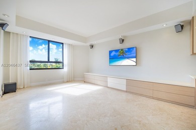 EXQUISITELY REMODELED, 2 Bedroom Split plan plus huge DEN, 2 - photo 9