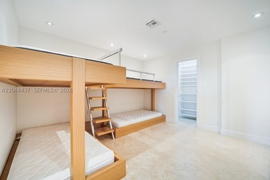 EXQUISITELY REMODELED, 2 Bedroom Split plan plus huge DEN, 2 - photo 10