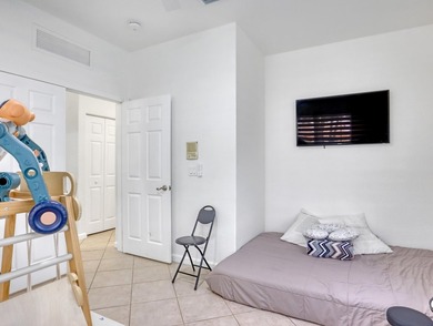Welcome to Parkside Square, a hidden gem in Boynton Beach. This - photo 11