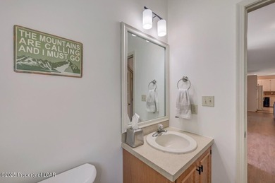 Beautiful & spacious home in the desirable Sand Springs Golf - photo 31
