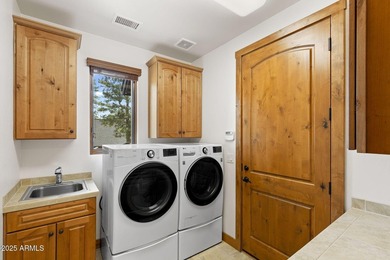 Turnkey Luxury Cabin in prestigious Pine Canyon. Everything is - photo 40