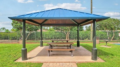 Welcome to Parkside Square, a hidden gem in Boynton Beach. This - photo 47