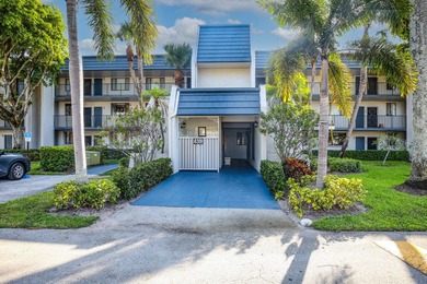 Priced to sell! This well-maintained 2-bedroom, 2-bathroom condo - photo 1