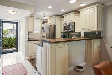 Priced to sell! This well-maintained 2-bedroom, 2-bathroom condo - photo 3