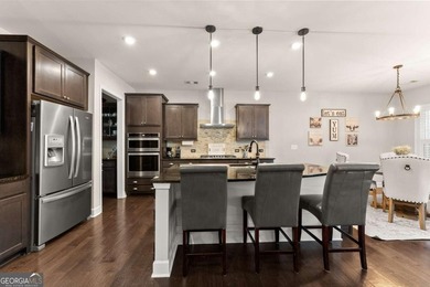 Beautiful 4BR/2.5BA home with a SALTWATER POOL on a GOLF COURSE