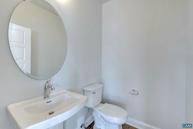 Beautiful End Unit Townhome located close to The Old Trail Golf - photo 14