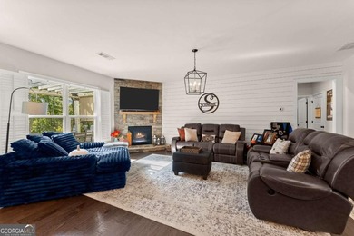 Beautiful 4BR/2.5BA home with a SALTWATER POOL on a GOLF COURSE