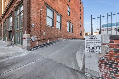 Third floor condo FULLY furnished with all new paint, light