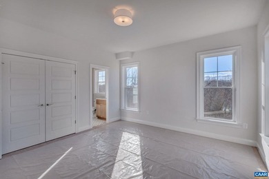 Beautiful End Unit Townhome located close to The Old Trail Golf - photo 25