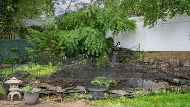 Welcome home to this well-cared for ranch in Lake Riviera - photo 32