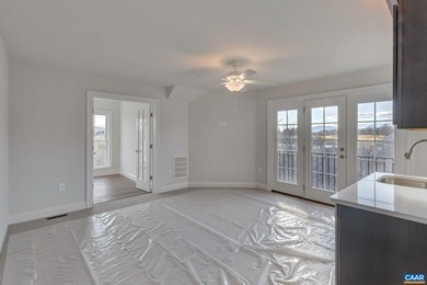 Beautiful End Unit Townhome located close to The Old Trail Golf - photo 33