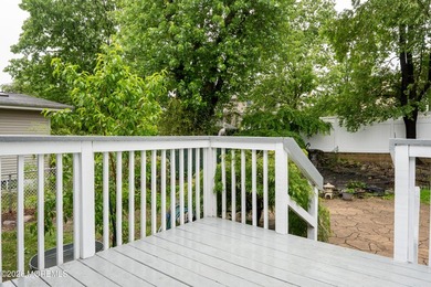 Welcome home to this well-cared for ranch in Lake Riviera - photo 35