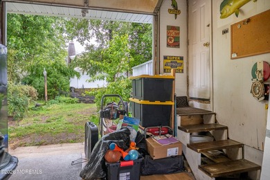 Welcome home to this well-cared for ranch in Lake Riviera - photo 44