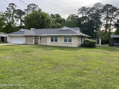 Great opportunity to own a beautiful, spacious home with an - photo 2