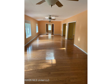 Great opportunity to own a beautiful, spacious home with an - photo 6