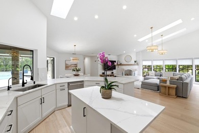 This is the Meadow Wood stunner you have been waiting for! - photo 1