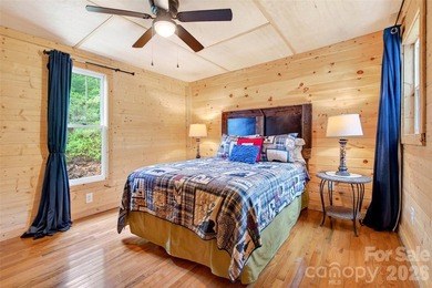 Creekside Mountain Retreat with Views, Dual Decks & Flexible - photo 11