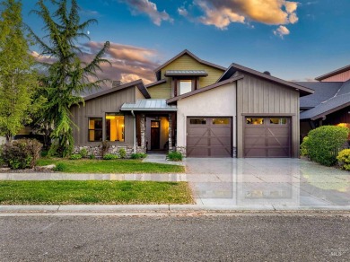Lake Home For Sale in Eagle, Idaho