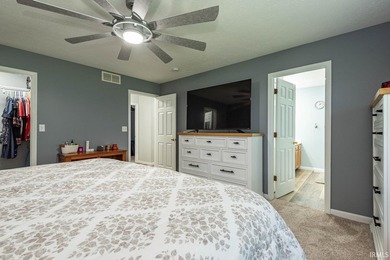 This stunning home on a 1.73 acre site has been freshly - photo 16