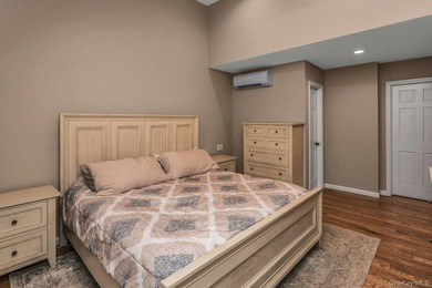 Welcome to this beautifully renovated, in 2021, 3 bedroom, 3 - photo 17
