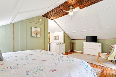 Creekside Mountain Retreat with Views, Dual Decks & Flexible - photo 18