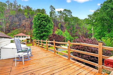 Creekside Mountain Retreat with Views, Dual Decks & Flexible - photo 23
