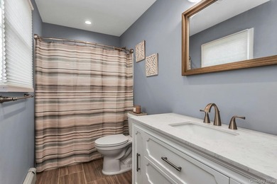Welcome to this beautifully renovated, in 2021, 3 bedroom, 3 - photo 23