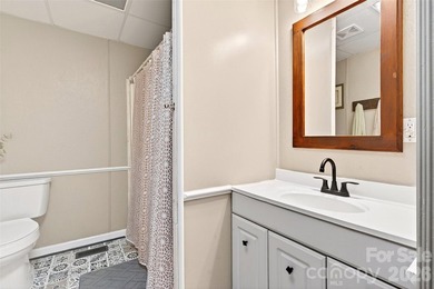 Creekside Mountain Retreat with Views, Dual Decks & Flexible - photo 24