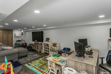 Welcome to this beautifully renovated, in 2021, 3 bedroom, 3 - photo 24
