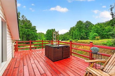Creekside Mountain Retreat with Views, Dual Decks & Flexible - photo 26