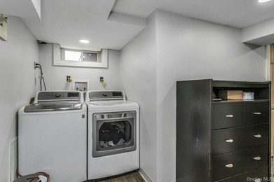 Welcome to this beautifully renovated, in 2021, 3 bedroom, 3 - photo 27